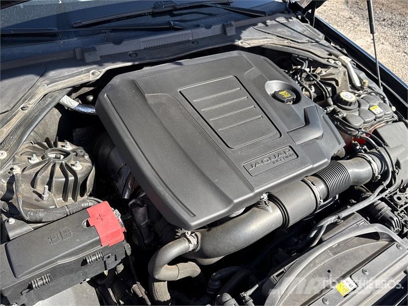 Jaguar XE 25t Automobile 자동차