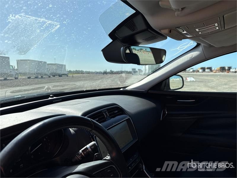 Jaguar XE 25t Automobile 자동차