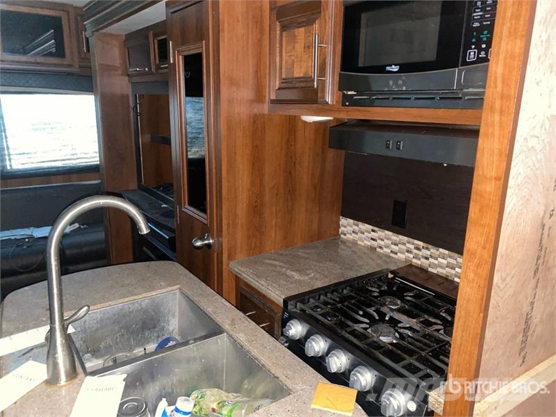 Jayco Eagle 330RTS Travel Trailer Andre hengere