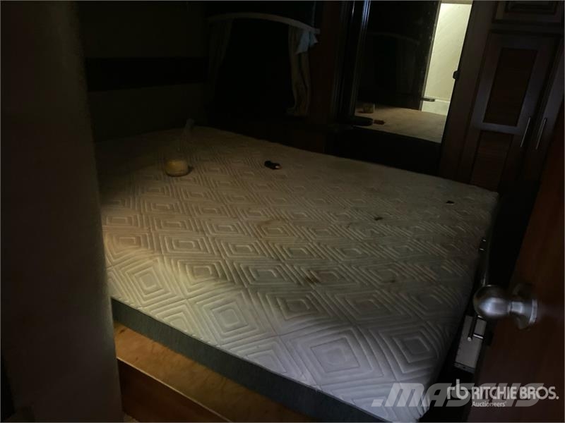Jayco Eagle 330RTS Travel Trailer Andre hengere