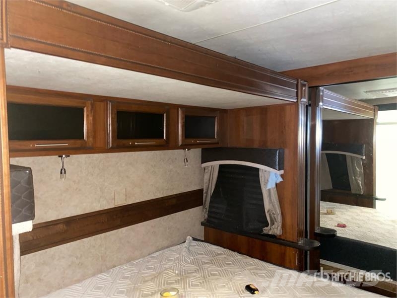 Jayco Eagle 330RTS Travel Trailer Andre hengere