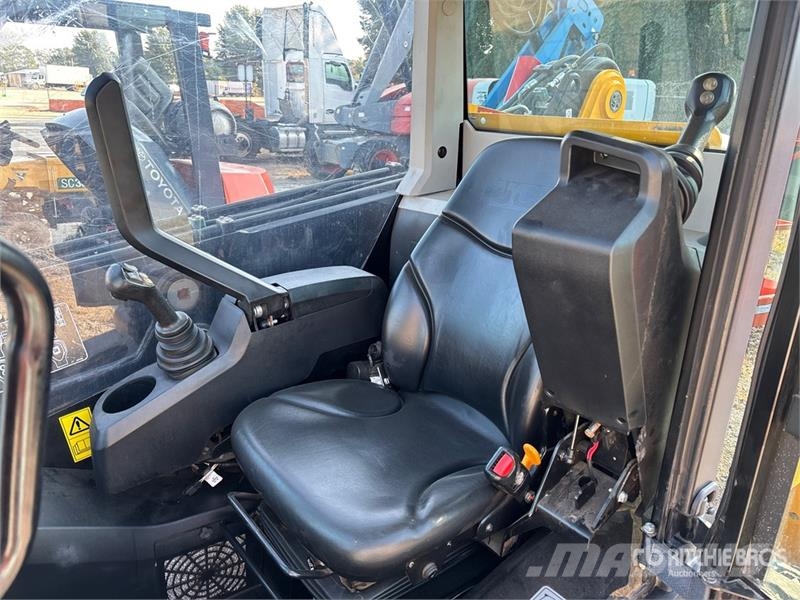 JCB 3TS-8T Two-Speed High Flow Skid Steer Loader Kompaktlader