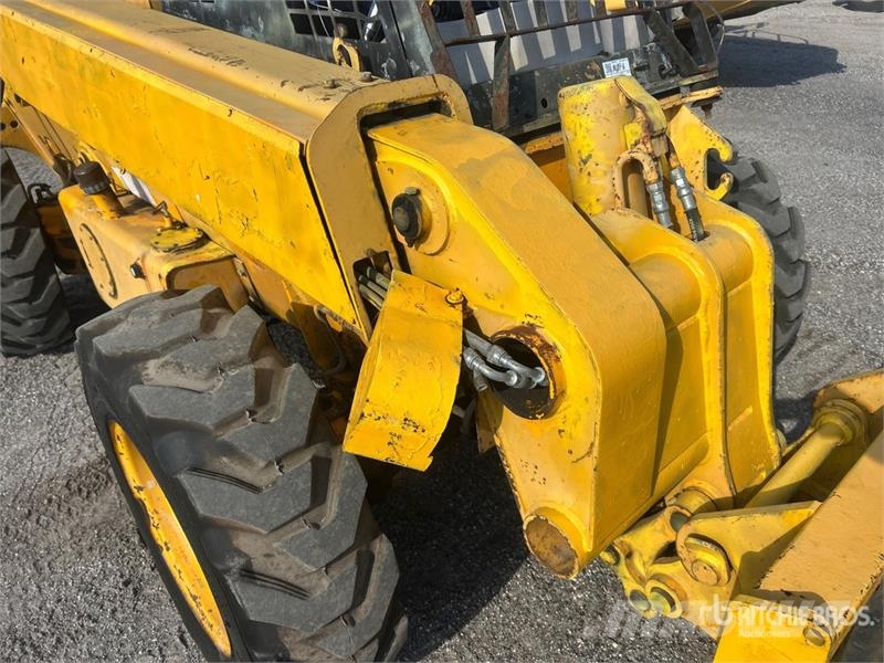 JCB 410M-1C Teleskopiskie manipulatori