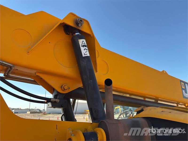 JCB 509.42 مناولات متداخلة