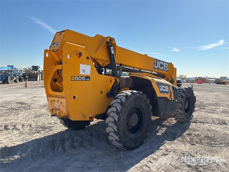 JCB 509.42 مناولات متداخلة