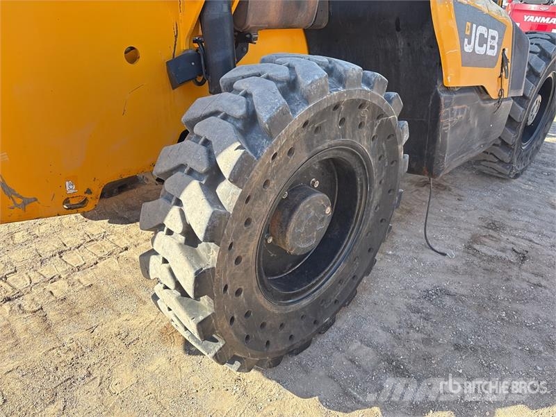 JCB 509.42 مناولات متداخلة