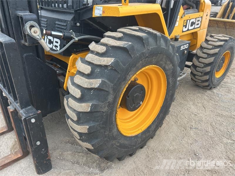 JCB 930-4 6000 lb Rough Terrain Forklift Maastotrukit