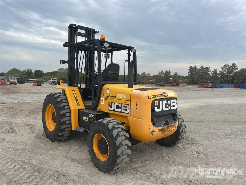 JCB 930-4 6000 lb Rough Terrain Forklift Maastotrukit