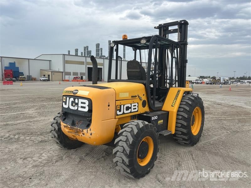JCB 930-4 6000 lb Rough Terrain Forklift Maastotrukit