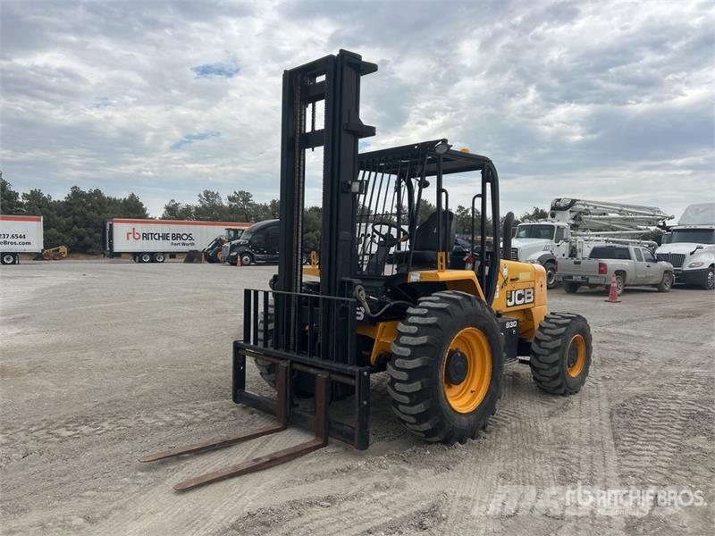 JCB 930-4 6000 lb Rough Terrain Forklift Maastotrukit