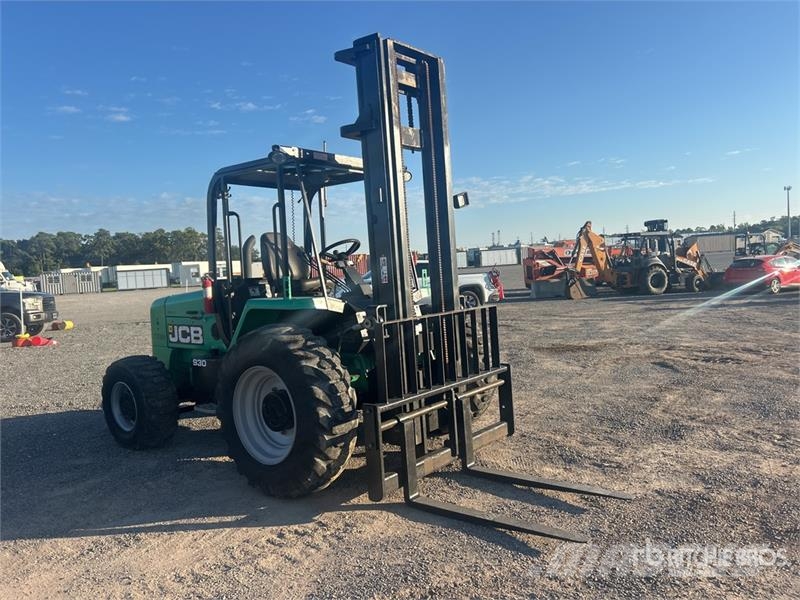 JCB 9304 6000 lb 4x4 Rough Terrain Forklift Tereptargonca