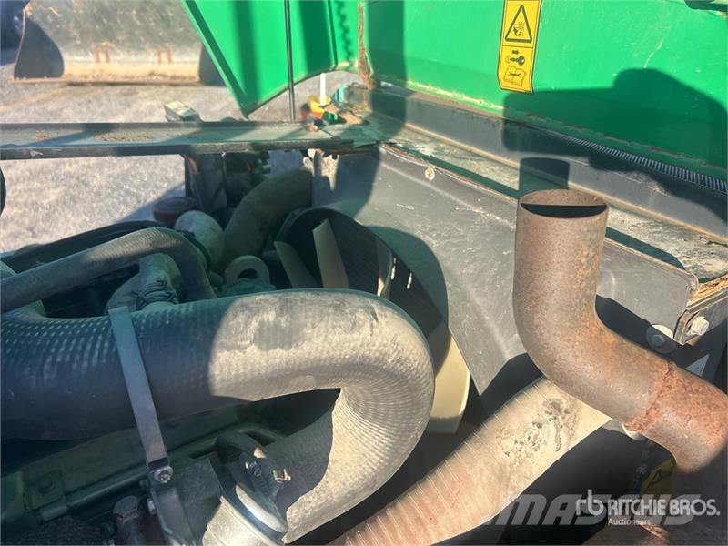 JCB 9304 6000 lb 4x4 Rough Terrain Forklift Tereptargonca