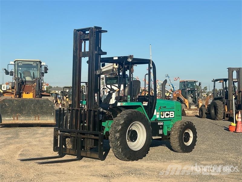 JCB 9304 6000 lb 4x4 Rough Terrain Forklift Tereptargonca