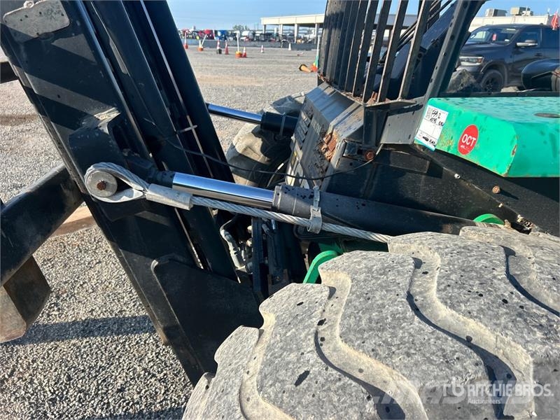 JCB 940 8000 lb 4x4 Rough Terrain Forklift 越野叉车|叉装车
