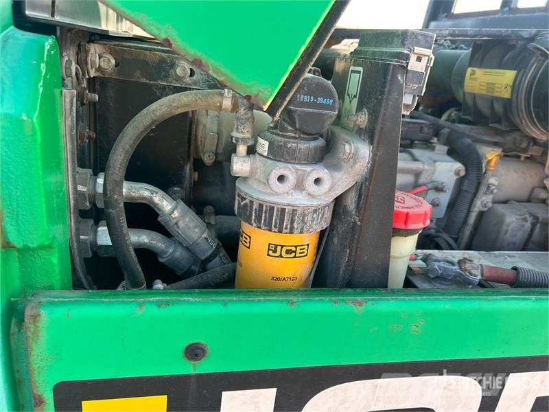 JCB 940 8000 lb 4x4 Rough Terrain Forklift 越野叉车|叉装车