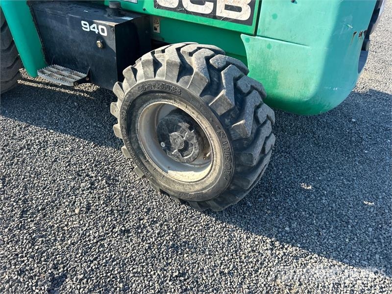 JCB 940 8000 lb 4x4 Rough Terrain Forklift 越野叉车|叉装车