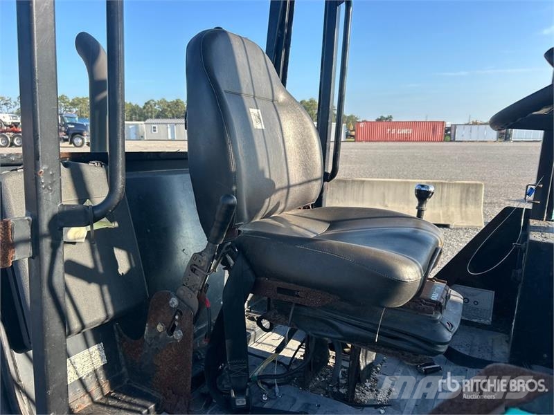 JCB 940 8000 lb 4x4 Rough Terrain Forklift 越野叉车|叉装车