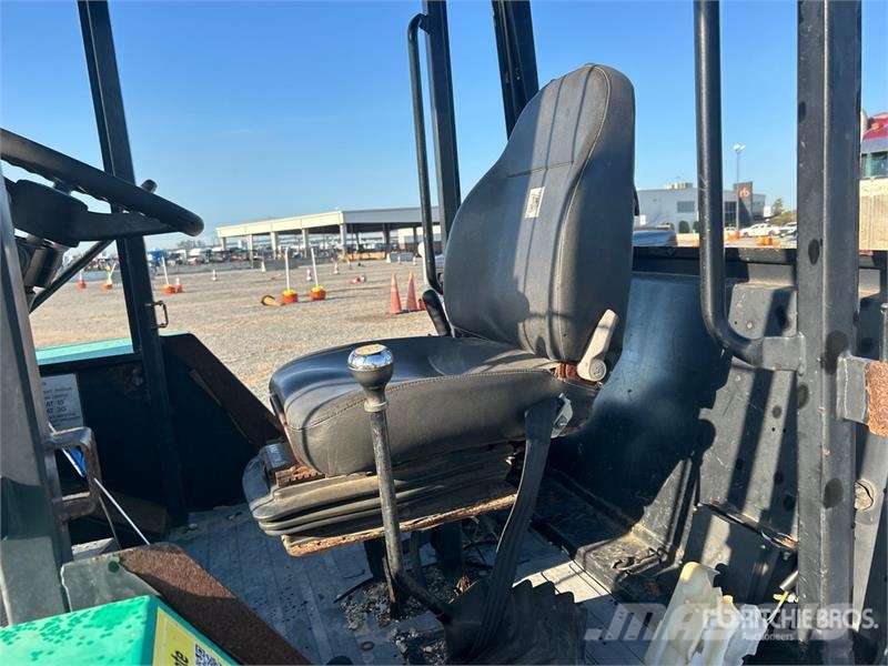 JCB 940 8000 lb 4x4 Rough Terrain Forklift 越野叉车|叉装车
