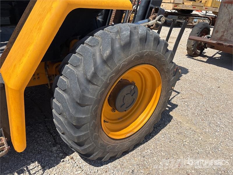 JCB 950 10000 lb 4x2 Rough Terrain Forklift Terrängtruck