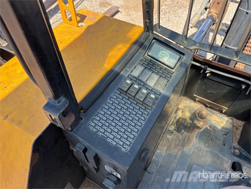 JCB 950 10000 lb 4x2 Rough Terrain Forklift Terrängtruck