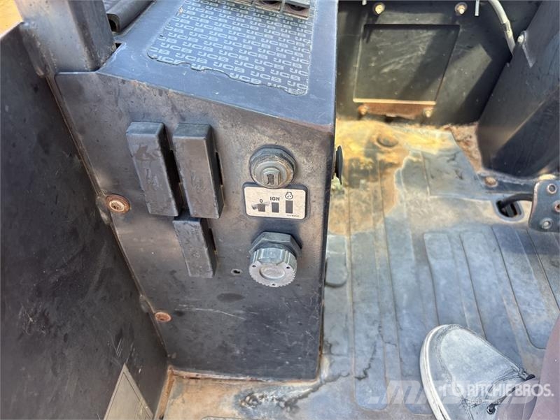 JCB 950 10000 lb 4x2 Rough Terrain Forklift Terrängtruck