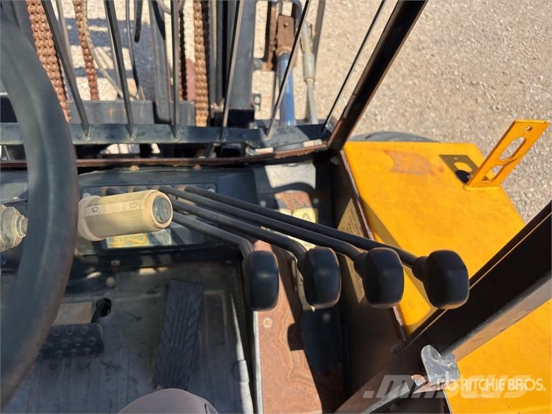 JCB 950 10000 lb 4x2 Rough Terrain Forklift Terrängtruck