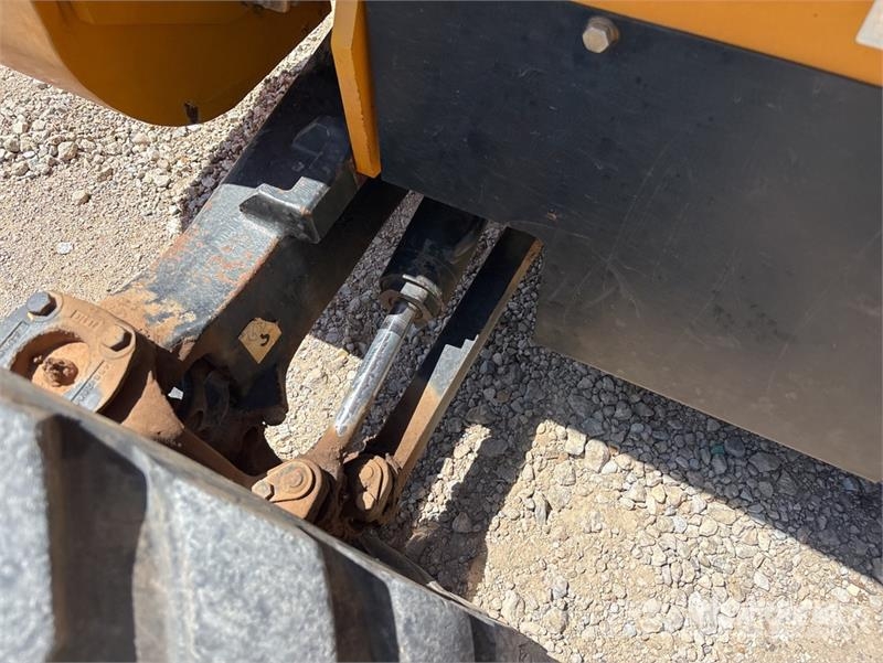JCB 950-4 10000 lb 4x2 Rough Terrain Forklift Elevatore per esterni