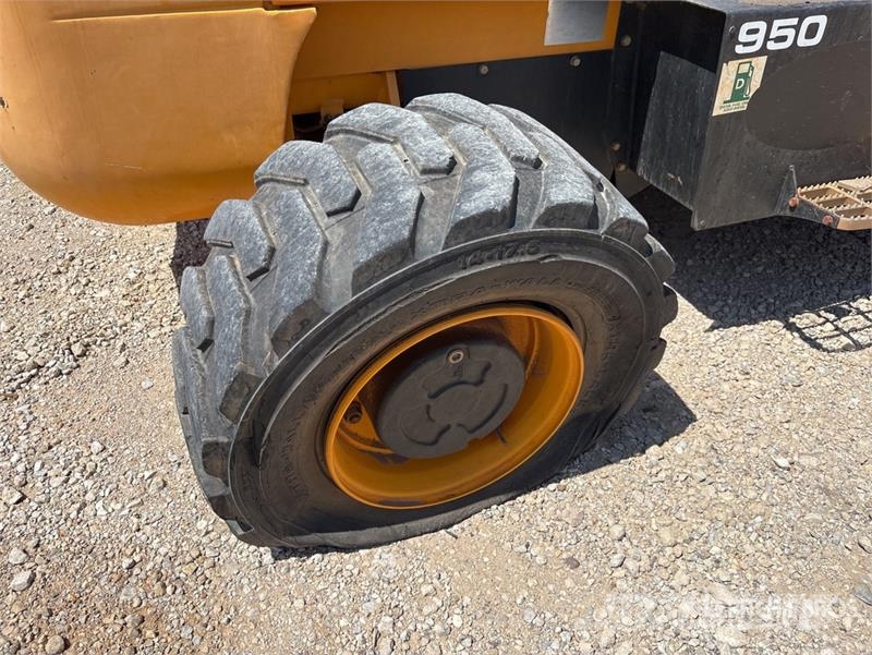 JCB 950-4 10000 lb 4x2 Rough Terrain Forklift Elevatore per esterni