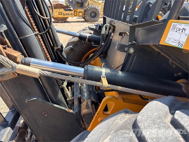 JCB 950-4 T4 10000 lb 4x2 Rough Terrain Forklift (Inop Apvidus autokrāvējs