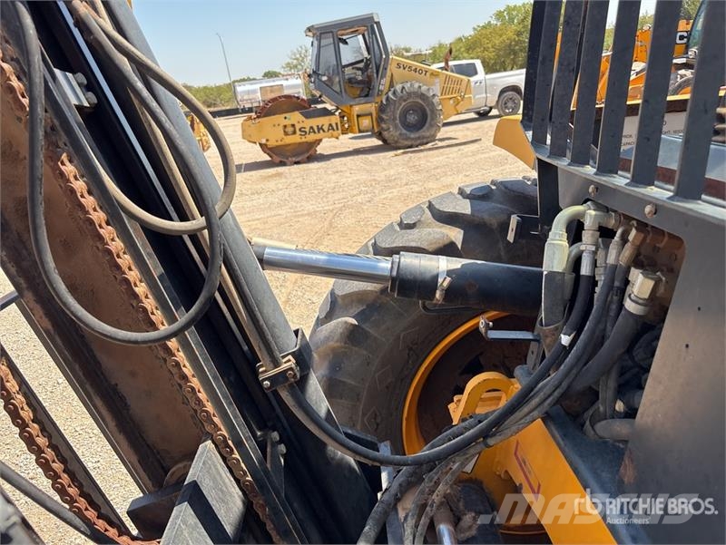JCB 950-4 T4 10000 lb 4x2 Rough Terrain Forklift (Inop Apvidus autokrāvējs