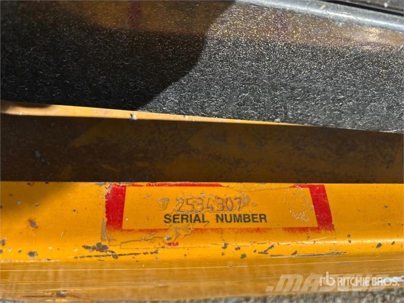 JCB S1930E Electric Scissor Lift Käärtõstukid