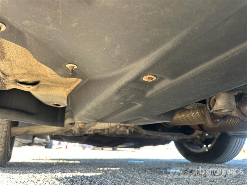 Jeep Cherokee Latitude 2WD SUV Otomobiller