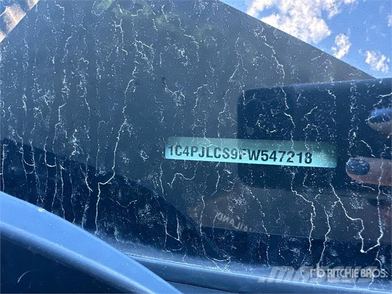 Jeep Cherokee Latitude 2WD SUV Otomobiller