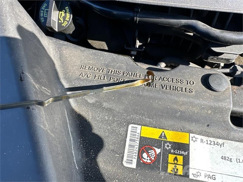 Jeep Cherokee Latitude 2WD SUV Otomobiller