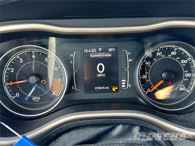 Jeep Cherokee Latitude 2WD SUV Otomobiller