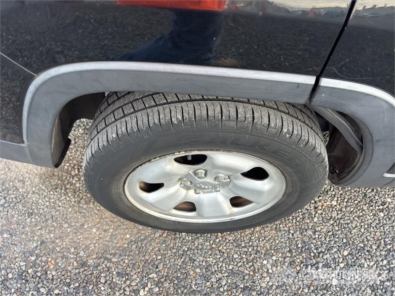 Jeep Cherokee Sport 2WD SUV Cars