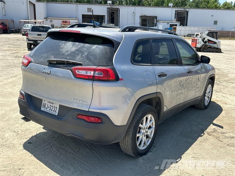 Jeep Cherokee Sport 2WD SUV Personbilar