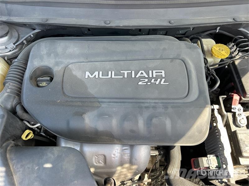 Jeep Cherokee Sport 2WD SUV Personbilar