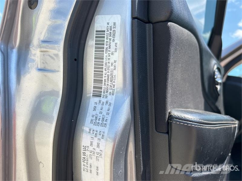 Jeep Cherokee Sport 2WD SUV Personbilar