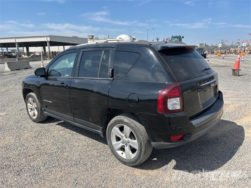 Jeep Compass 2WD SUV Auto