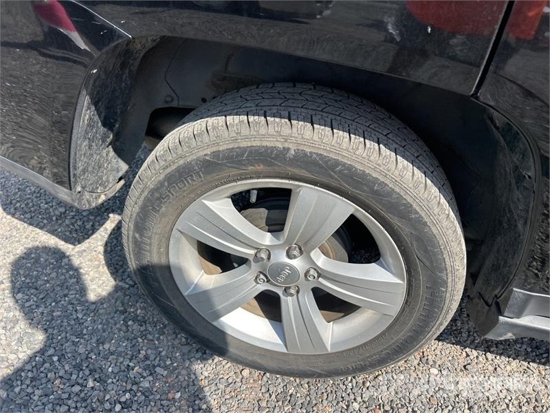 Jeep Compass 2WD SUV Auto