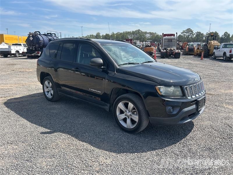 Jeep Compass 2WD SUV Auto