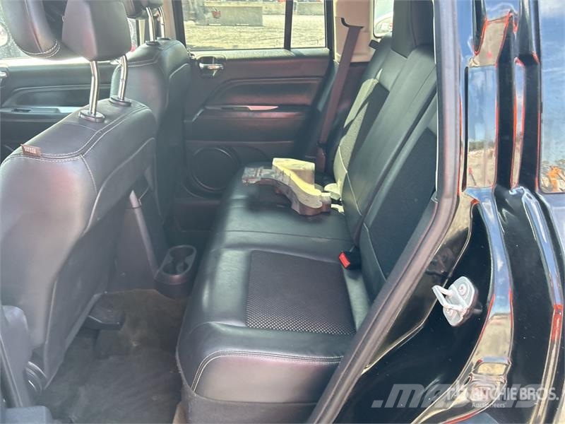 Jeep Compass 2WD SUV Auto