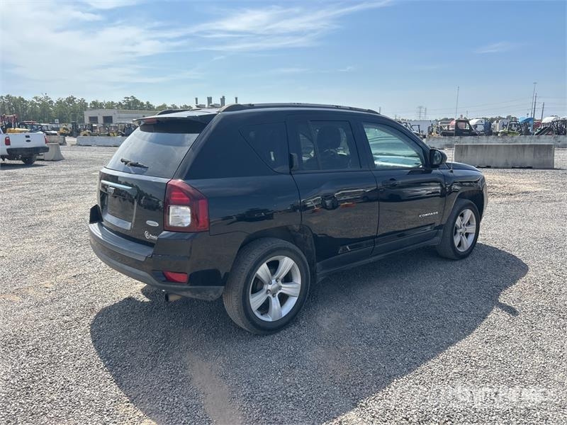 Jeep Compass 2WD SUV Auto
