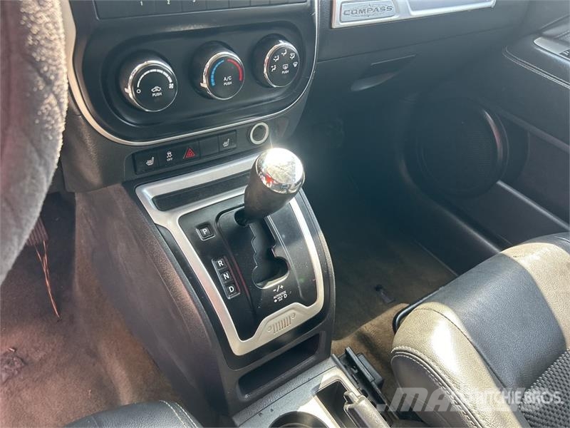 Jeep Compass 2WD SUV Auto