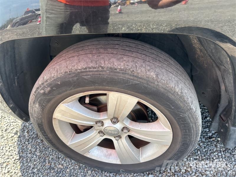Jeep Compass 2WD SUV Auto