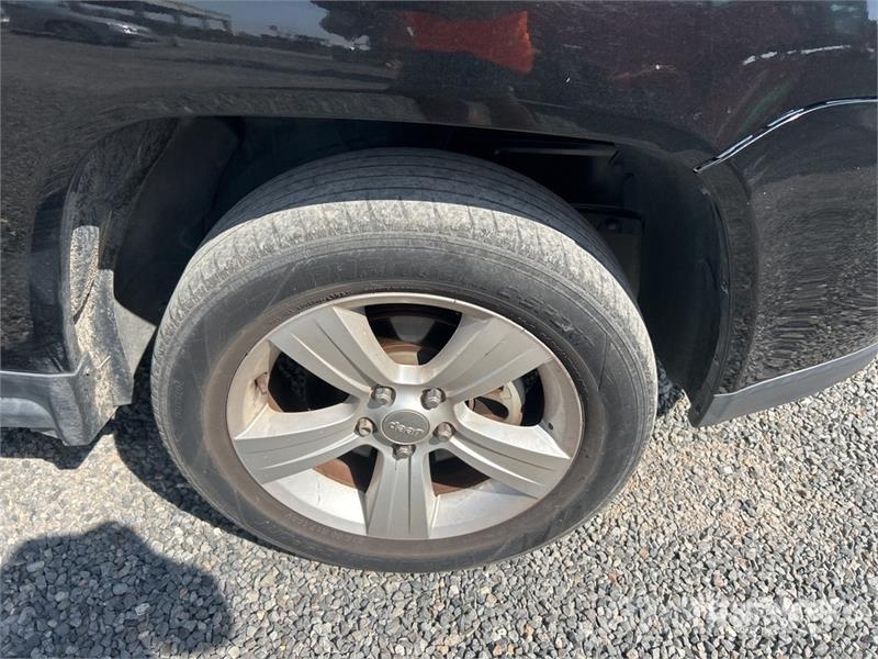 Jeep Compass 2WD SUV Auto