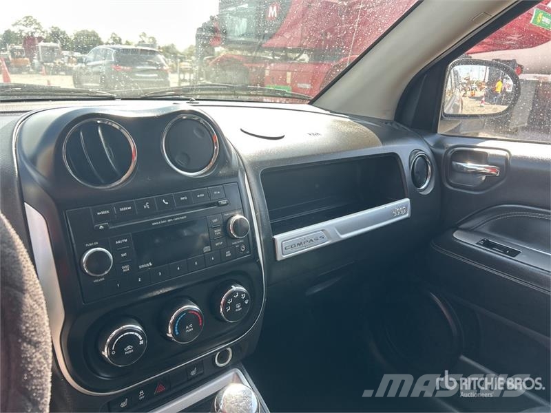 Jeep Compass 2WD SUV Auto