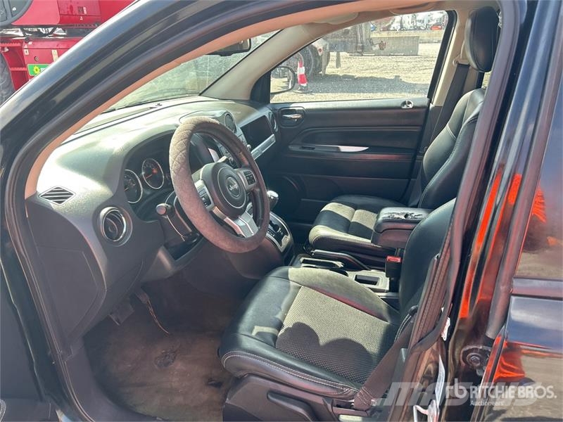 Jeep Compass 2WD SUV Auto