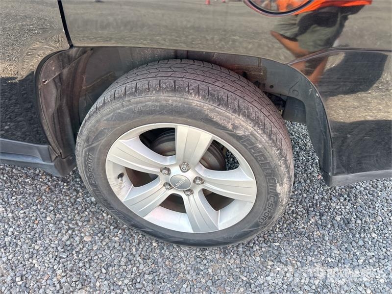 Jeep Compass 2WD SUV Auto